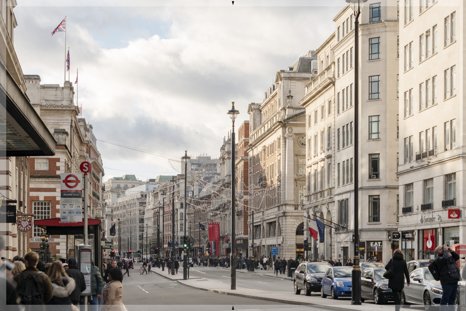 Photo of Nuffield House facing Piccadilly